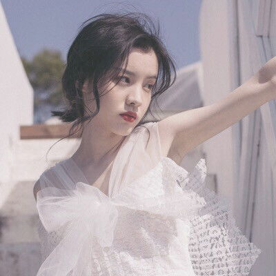 “这里的绿水青山令人如痴如醉”